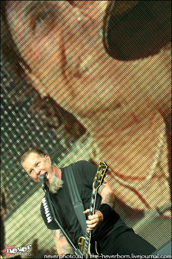Metallica%20%E2%E7%EE%F0%E2%E0%EB%E0%20%CC%EE%F1%EA%E2%F3