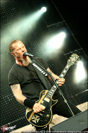 Metallica%20%E2%E7%EE%F0%E2%E0%EB%E0%20%CC%EE%F1%EA%E2%F3