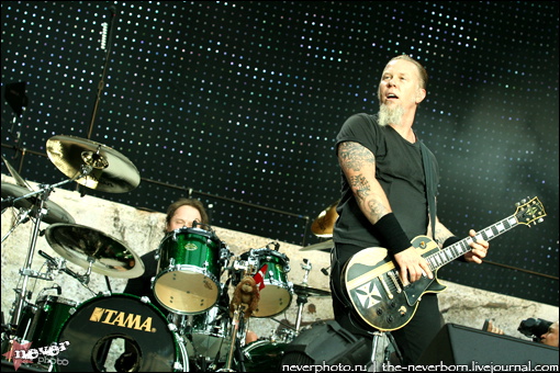 Metallica%20%E2%E7%EE%F0%E2%E0%EB%E0%20%CC%EE%F1%EA%E2%F3