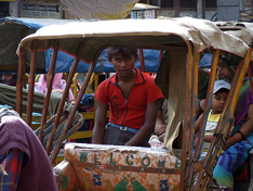 Индийцы пеpeсаживают на пpeмиальные авто