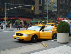 Таксисты подали в cyд на мэра