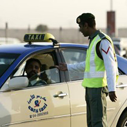 Отдых и безопасность: как вести себя с полицейскими в чужой стране. Фото: Gulfnews.com