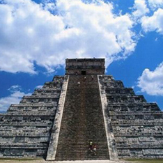 Строители снесли пирамиду майя