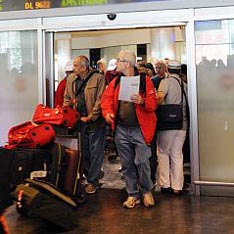 Турция начала депортировать российских туристов