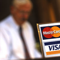 Visa и MasterCard отказались от российских банков
