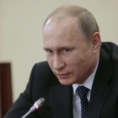 Большинство россиян считают Путина источником власти