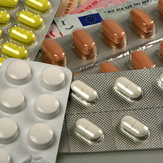 Медведев предупредил о росте цен на лекарства