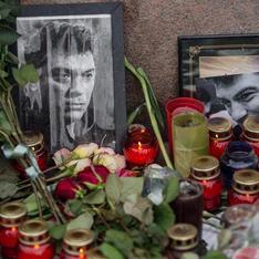 В Немцова стреляли из одного ствола