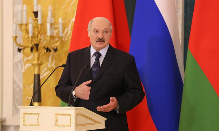Лукашенко обнаружил российских бандитов с большой дороги