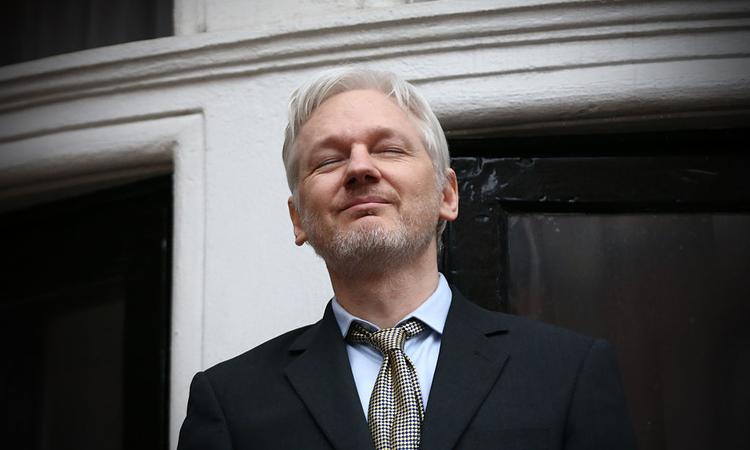 Объявление Ассанжа после решения прокуратуры Швеции