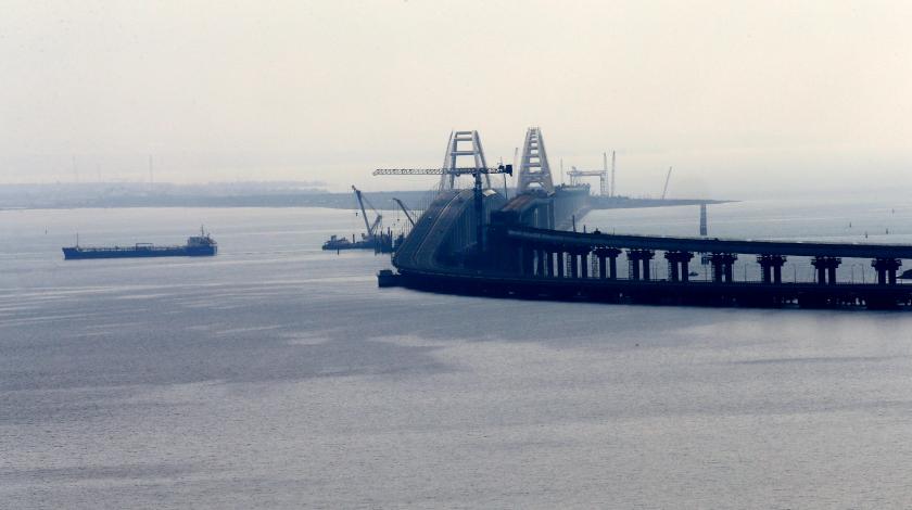 Украинские корабли незаконно вошли в территориальные воды России