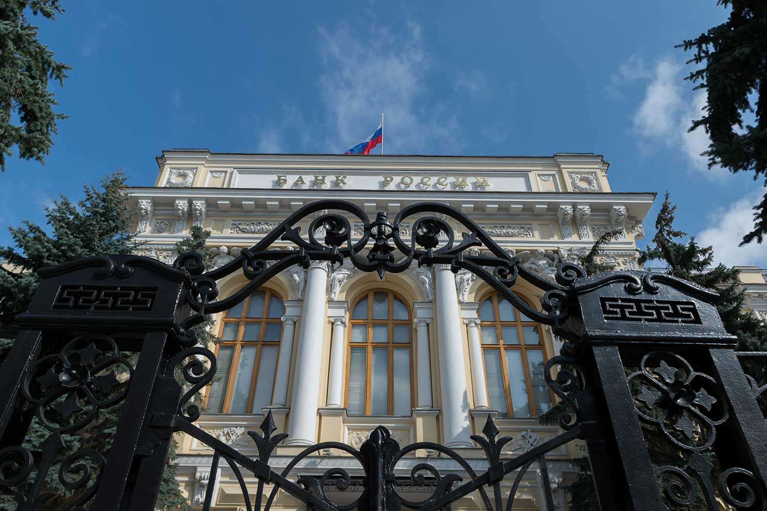 Меньше 70: резкий взлет доллара скоро прекратится