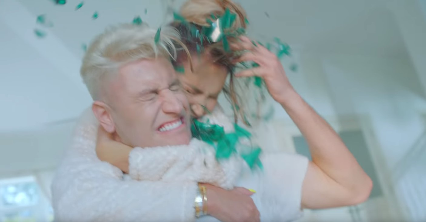 Прическу Ольги Бузовой в клипе на песню «Лайкер» фанаты назвали «гнездом»