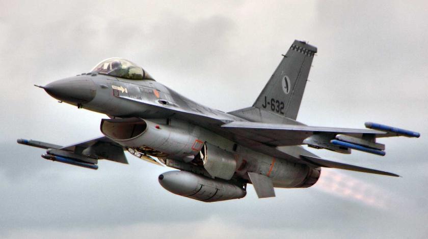   F-16    -35