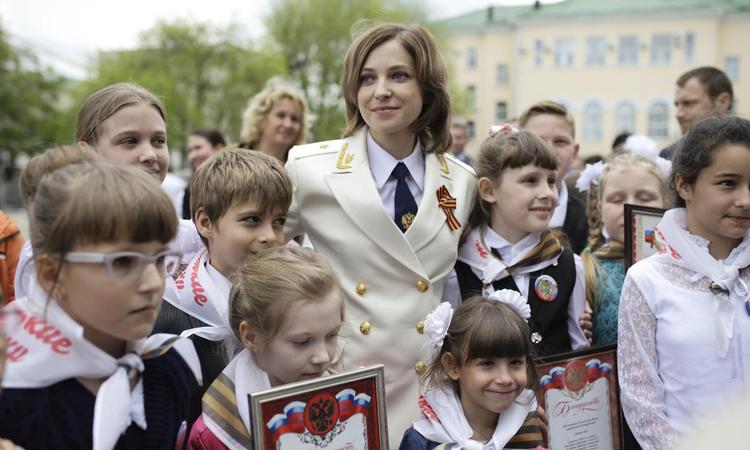 Наталья Поклонская во время акции Маленькие защитники России. Фото: rkproc.ru