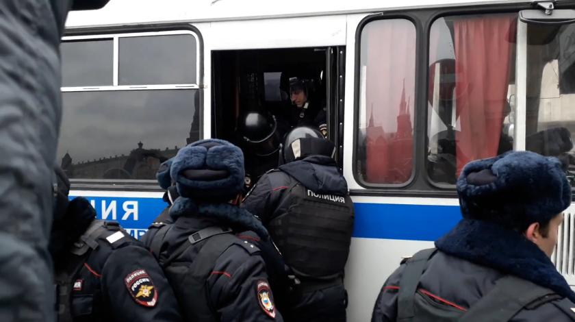 В центре Москвы задержаны более 200 человек