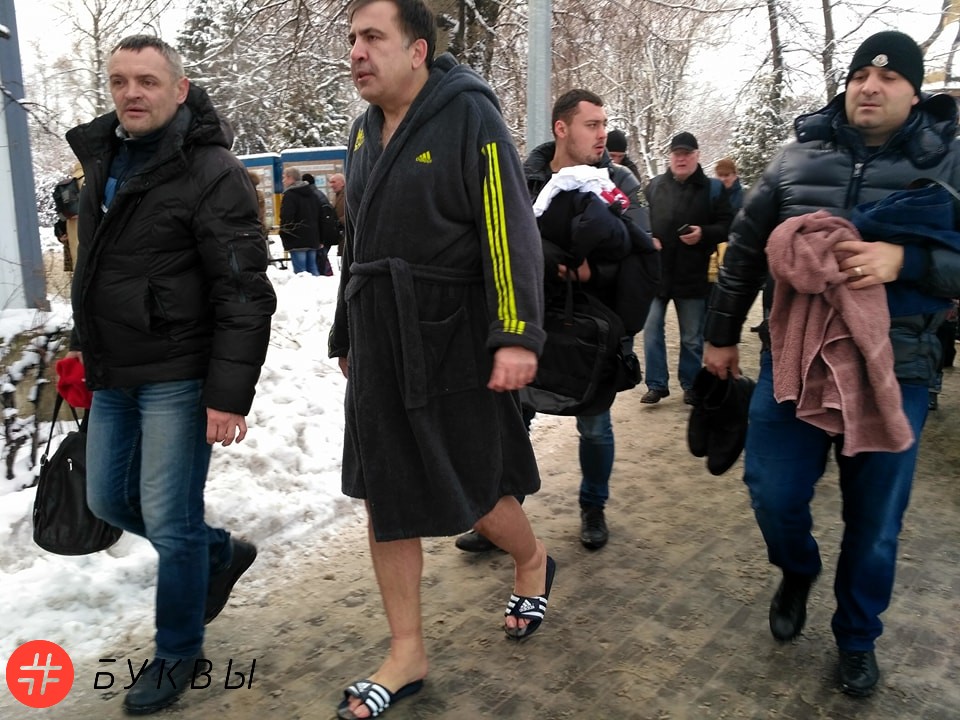 Смывший проступки в Днепре Саакашвили стал звездой социальных сетей