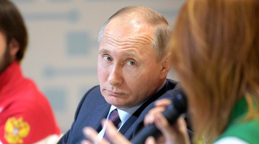 Путин отрицает наличие российских войск в Донбассе