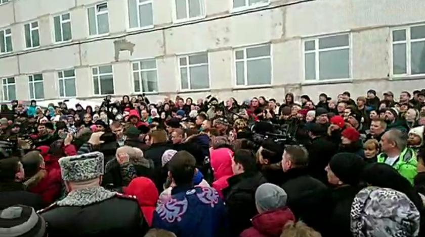 Губернатор Подмосковья получил по голове