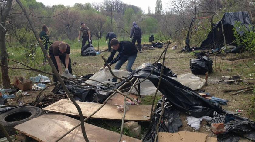 В День Победы на Украине сожгли цыганский табор