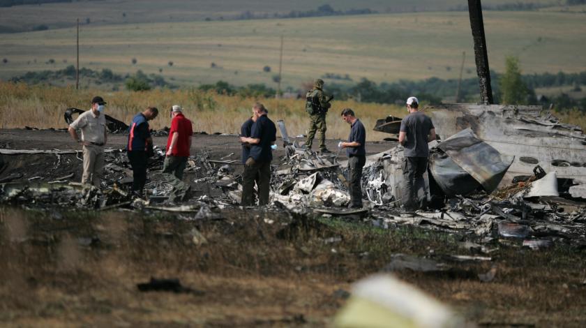 А нам все равно: ЕС требует от России повиниться в крушении MH17