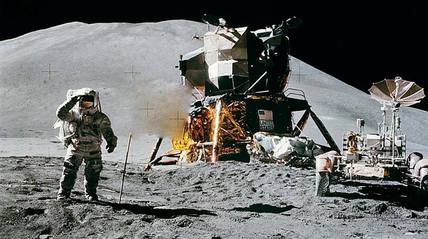 СМИ: советские космонавты первыми высадились на Луне