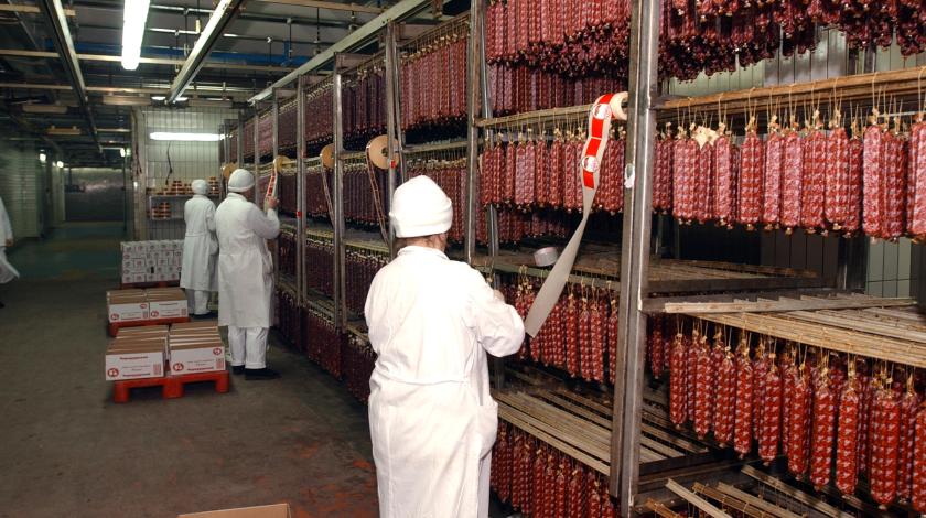 Колбаса подорожает из-за болезни свиней