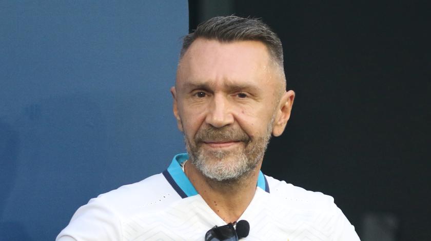 Шнуров оконфузился при новой подруге Шнуров оконфузился при новой подруге