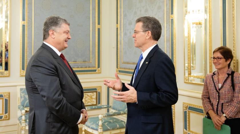 На переговорах Порошенко и Волкер обсудили "Северный поток - 2"