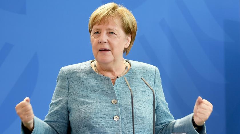 Меркель встала на защиту "Северного потока - 2"
