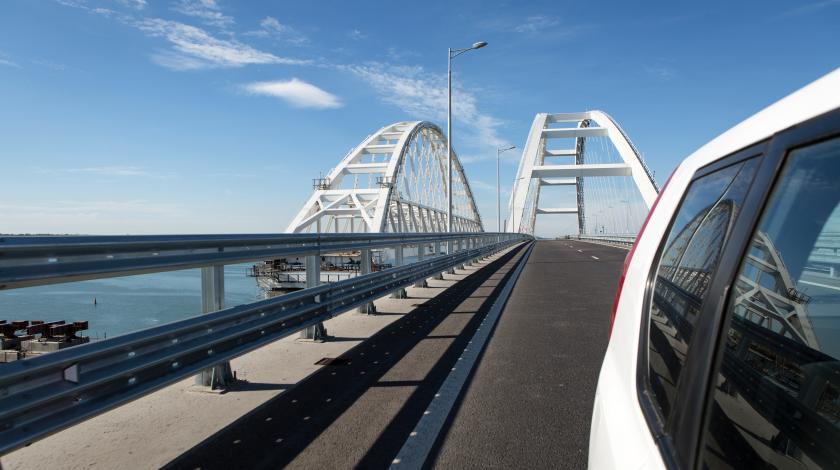 У Крымского моста нашли бомбу У Крымского моста нашли бомбу