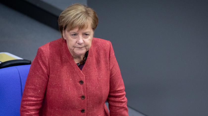 Испугалась до смерти: у самолета Меркель отказали системы связи