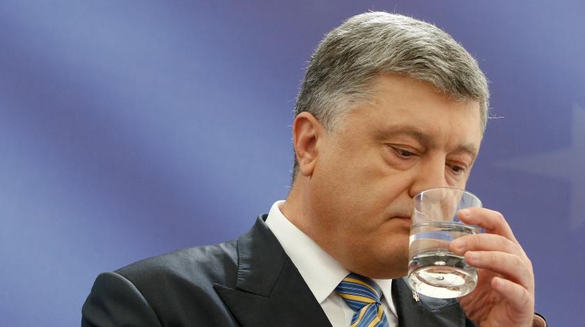 Накатил с утра: веселый Порошенко толкнул речь на вокзале Накатил с утра: веселый Порошенко толкнул речь на вокзале