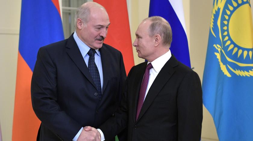 "Лучше не слышать": Лукашенко извинился перед Путиным "Лучше не слышать": Лукашенко извинился перед Путиным