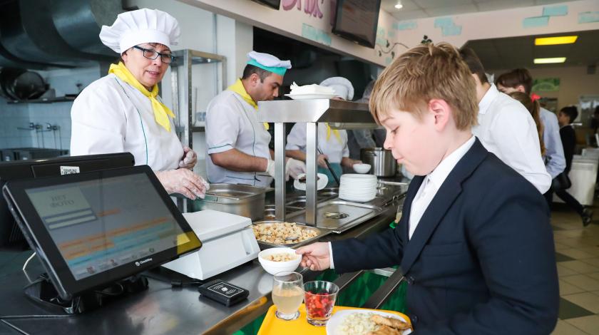 Обед по новым правилам: единые стандарты школьного питания могут вступить в силу уже весной