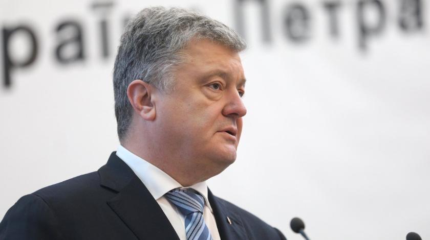 "Бухло привезли": Порошенко с женой уличили в пьянстве "Бухло привезли": Порошенко с женой уличили в пьянстве