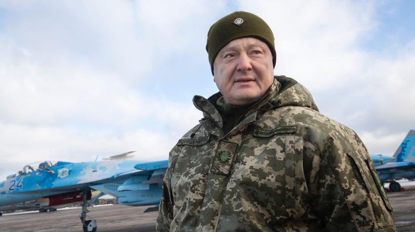 Порошенко пригрозил кулаком России с эсминца "Дональд Кук"