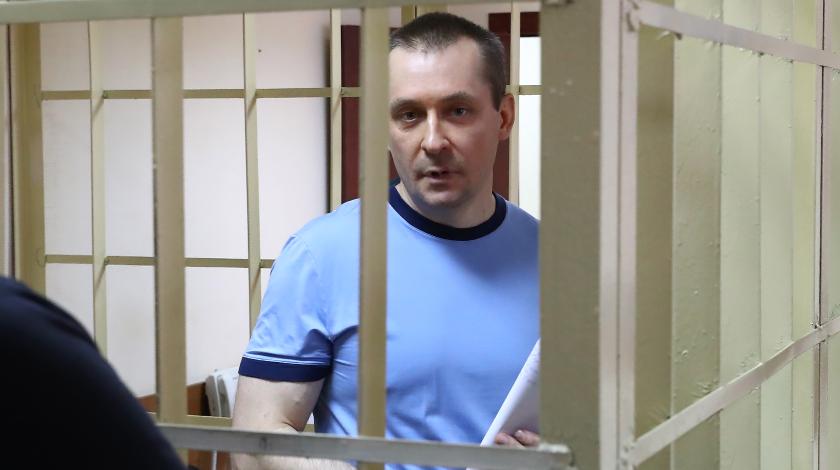 Жизнь дороже денег: друг Захарченко из ФСБ бросил жену с миллионами