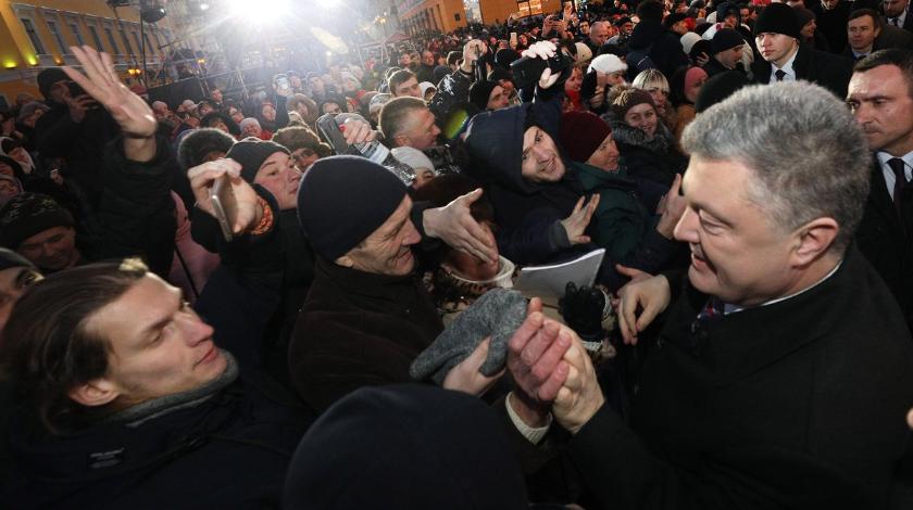 "Петя, спали мне машину": украинцы устроили пламенный флешмоб против Порошенко