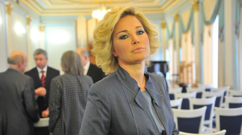 "Саша+Маша": у Максаковой появился таинственный поклонник "Саша+Маша": у Максаковой появился таинственный поклонник