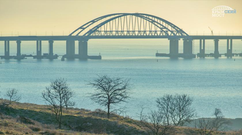 Новость с Крымского моста посеяла среди водителей панику Новость с Крымского моста посеяла среди водителей панику