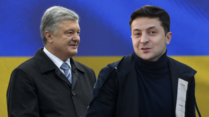 Последние конвульсии: Порошенко досталось в битве с Зеленским Последние конвульсии: Порошенко досталось в битве с Зеленским