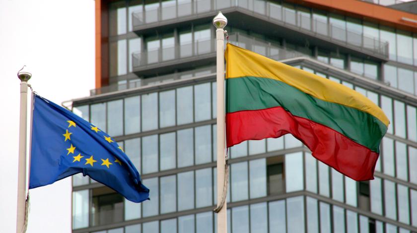 Кишка тонка: Литва признала трудности во введении "паспортных" санкций