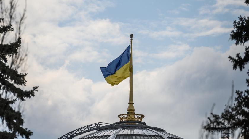 Осталось недолго: соседи растаскивают Украину по кускам