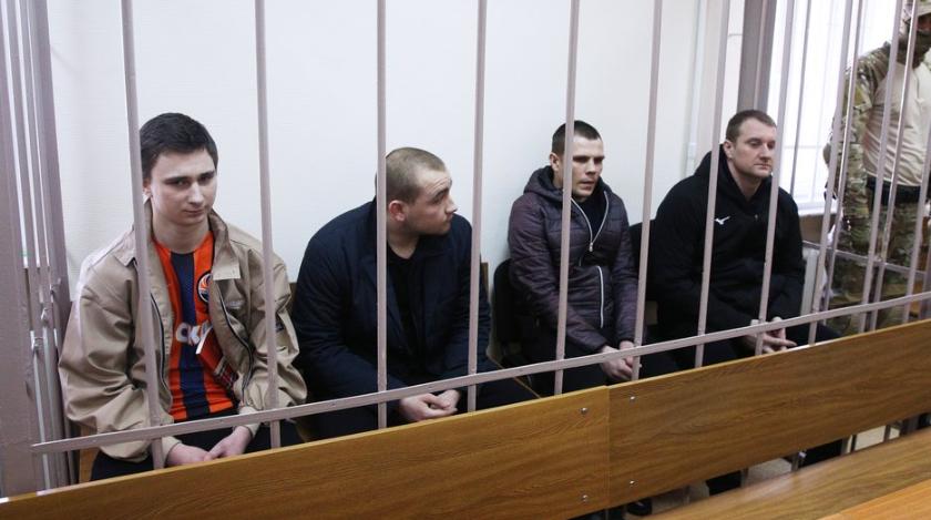 На суде над украинскими моряками устроили скандал