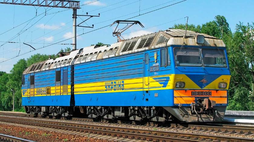 Украинцы требуют вернуть поезда в Крым