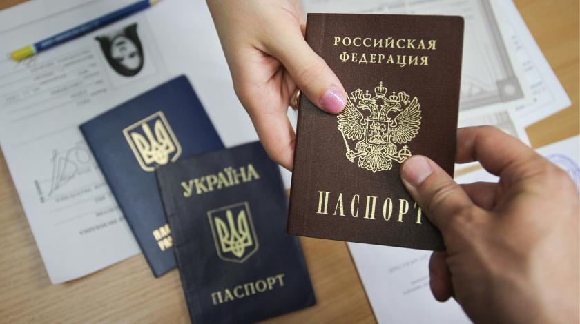 НАТО озаботилось российскими паспортами в Донбассе