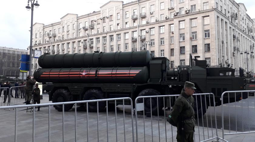 Собьет и точка: российский генерал заступился за С-400