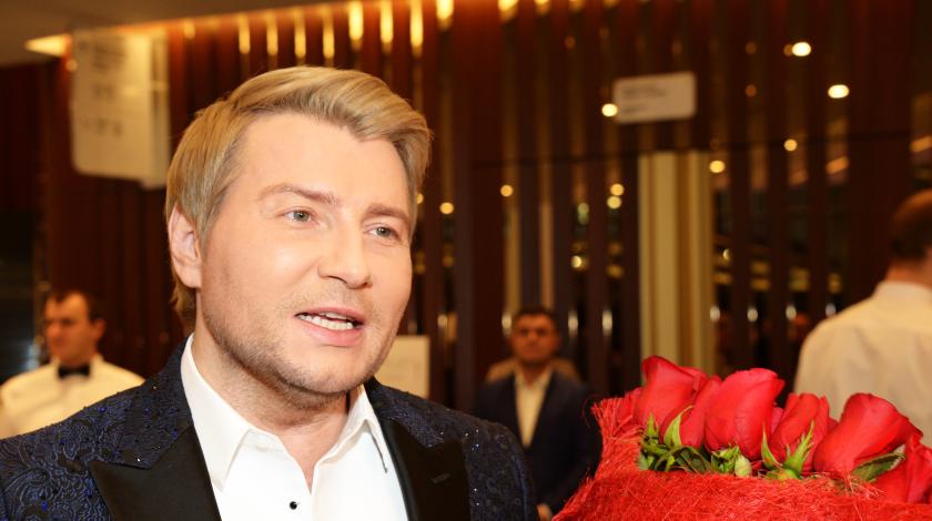 "В красном - прекрасен!": Басков вызвал у Семенович желание раздеться "В красном - прекрасен!": Басков вызвал у Семенович желание раздеться