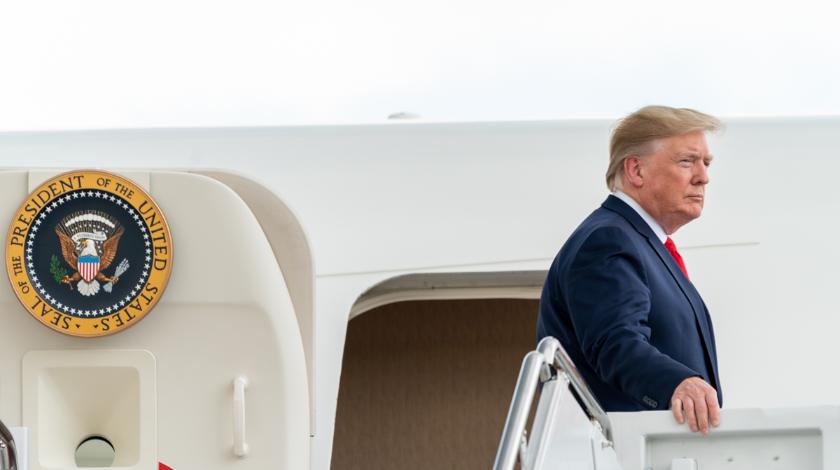 Трампа выгоняют из президентского кресла Трампа выгоняют из президентского кресла